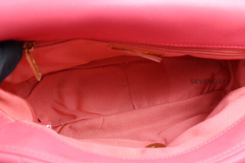 CHANEL 19 Pink Small - Image 18
